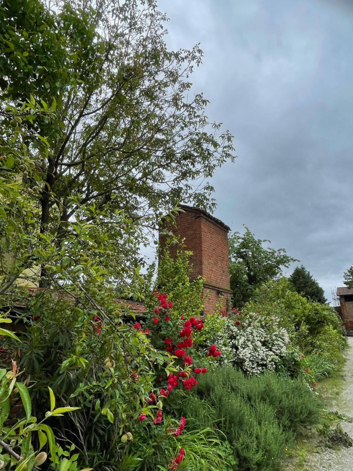 Agriturismo Olivazzi Quattordio Bagian luar foto